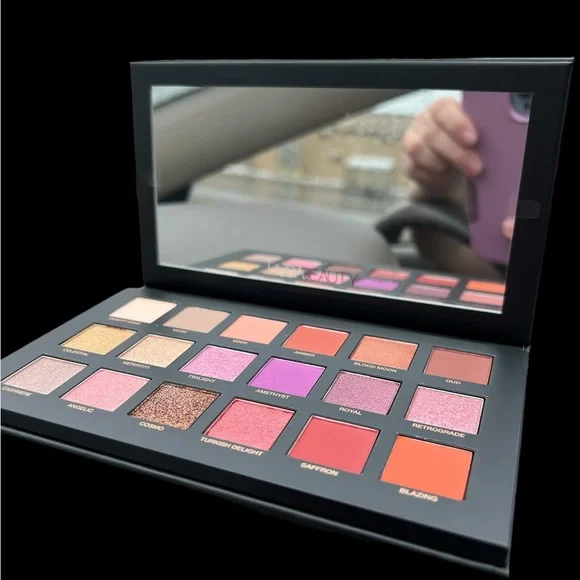 HUDA Desert Dusk Palette - Picture 4 of 16